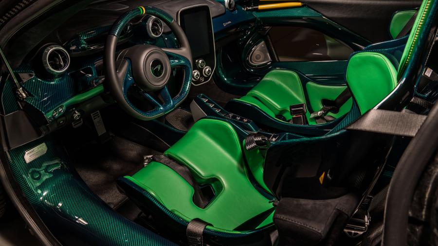 Интерьер McLaren Senna XP The Home Victory 2019 года  (фото 10 из 10)